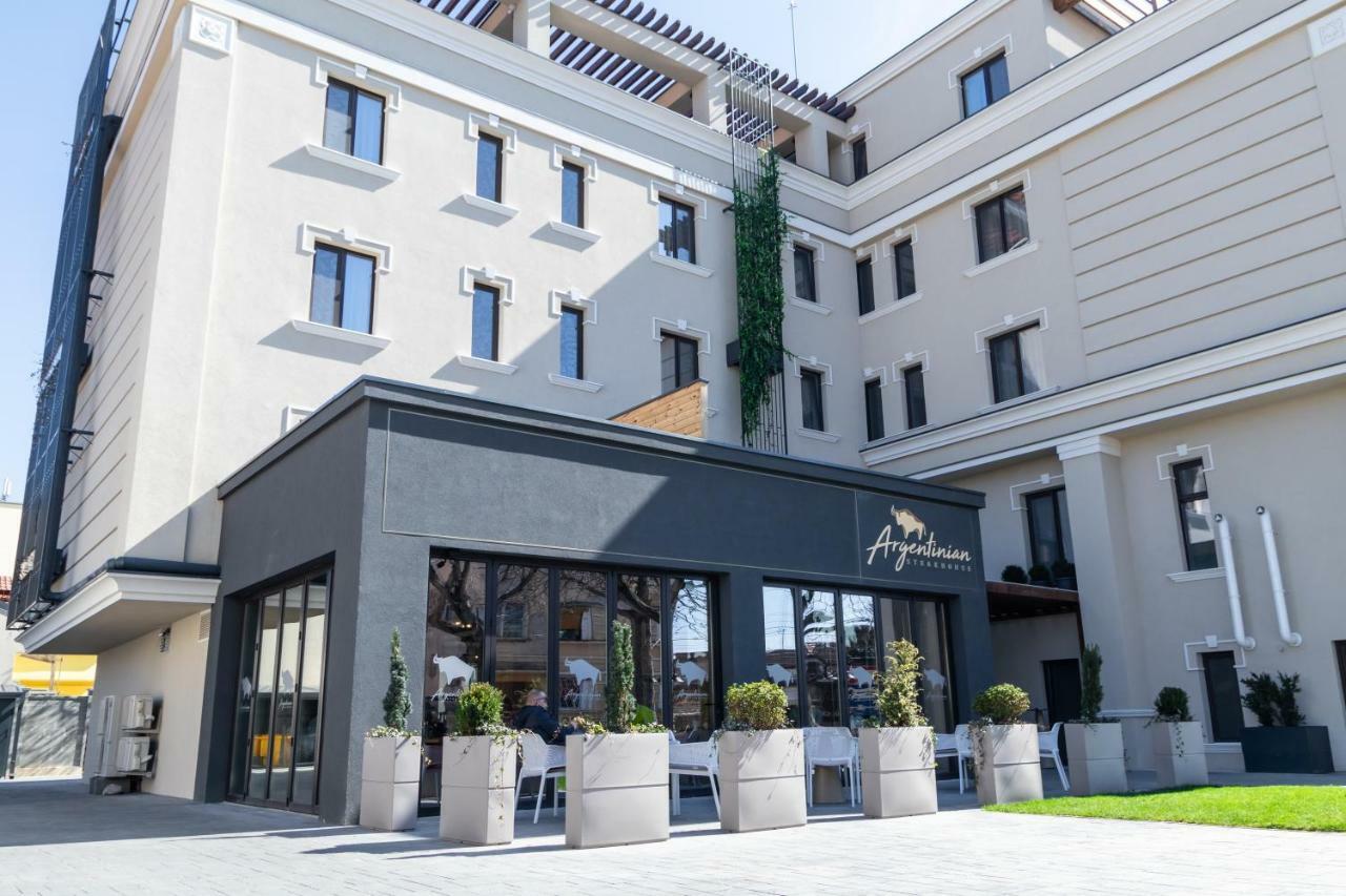 Hotel Del Corso ティミショアラ エクステリア 写真